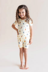 Short Sleeve Pajamas in Winnie the Pooh Celebration