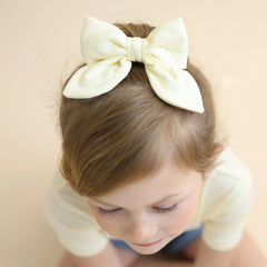 Medium Alligator Clip Bow in Chamomile