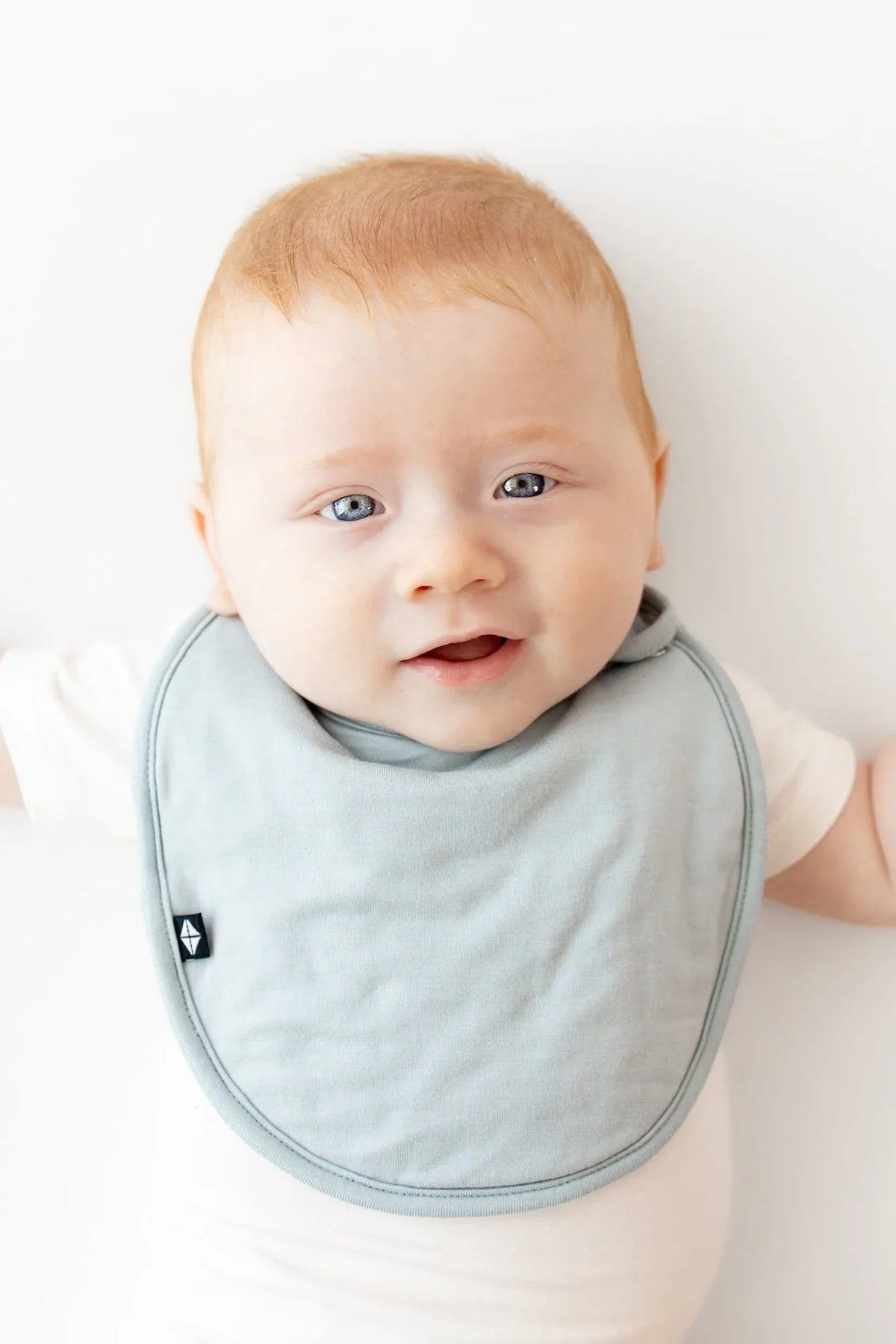 Cushy Bib in Fog