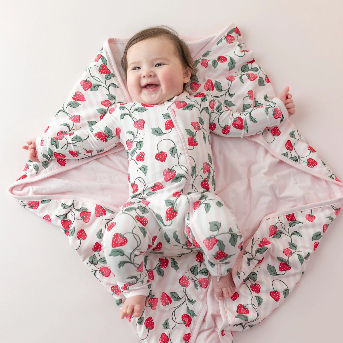 Baby Blanket in Strawberry Fields 1.0