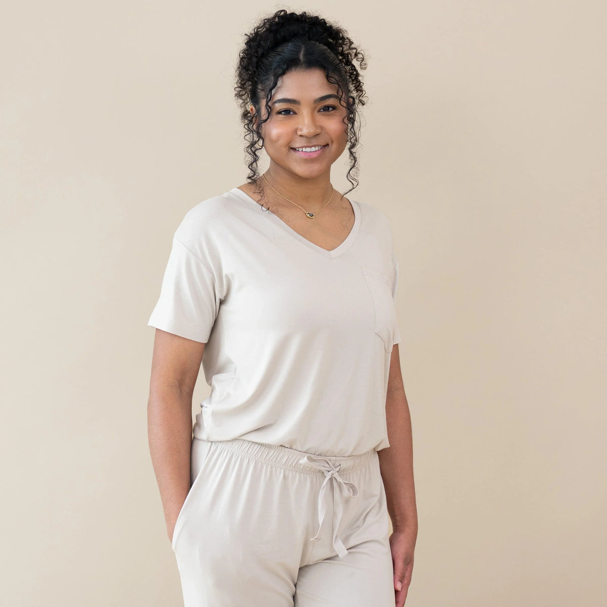 Women’s Relaxed Fit V-Neck in Oat