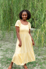 Women’s Smocked Dress in Gingham Chamomile