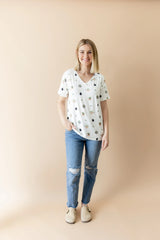 Women's Relaxed Fit V-Neck in Grogu™